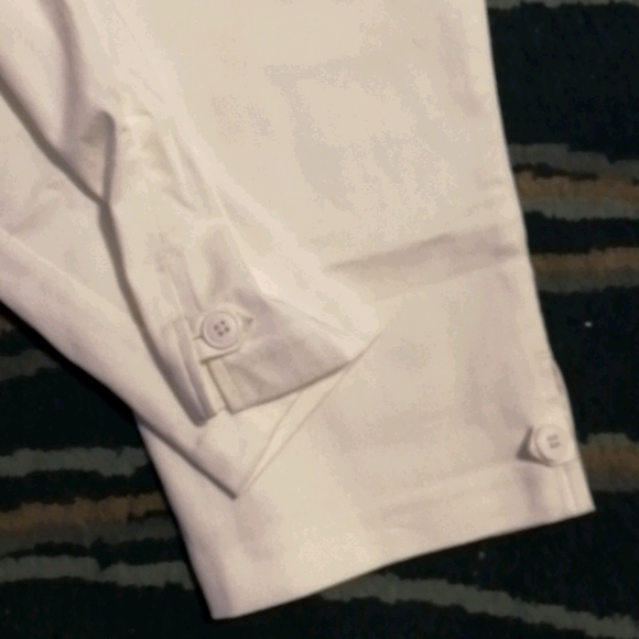 (3/$35) NWT Ricki's business casual white capris - Picture 3 of 5